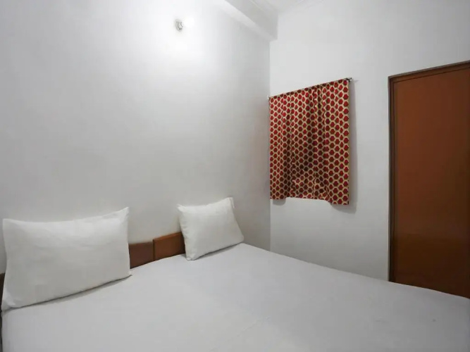 Hotel Black by OYO Rooms