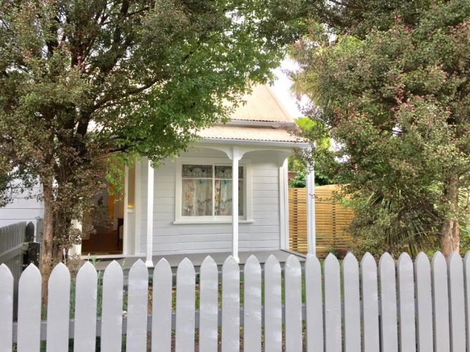 3 Bedrooms Cottage