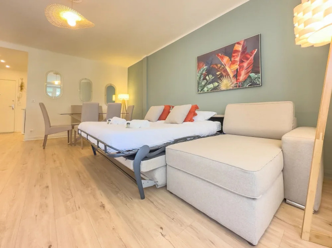 Le Palm in Cannes With 1 Bedrooms and 1 Bathrooms