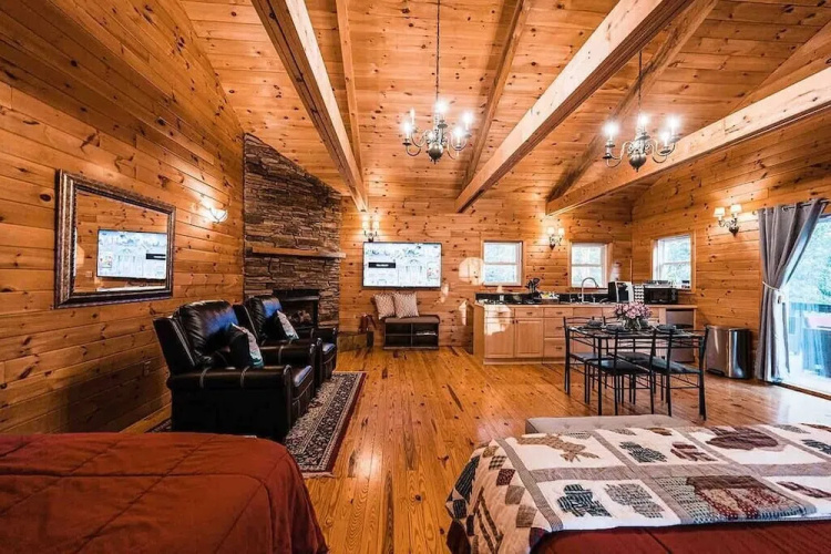 Sunset Chalet-amazing Views Private hot tub