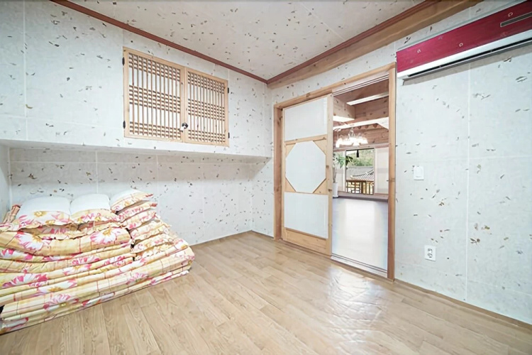Hongchen Hanok Pine Scent Pension