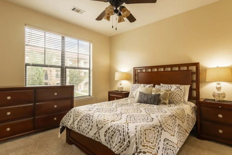 Bella Piazza 903 - 827