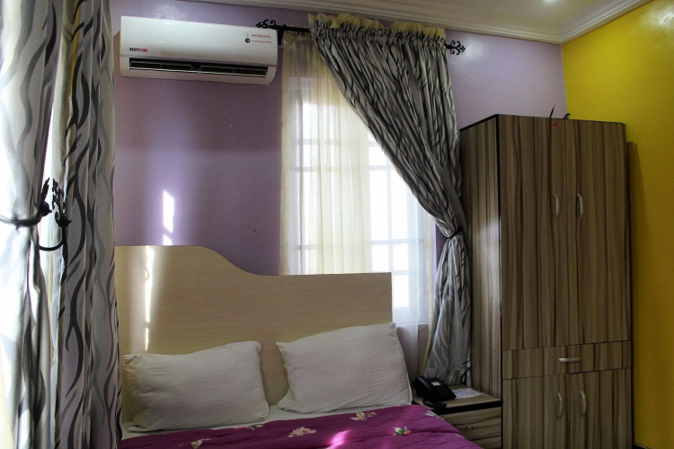 Osajamen Hotel