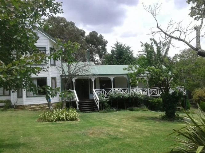 4 Bedrooms Cottage