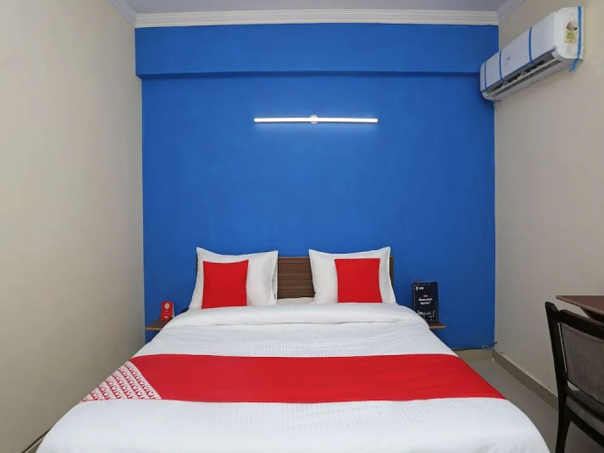 OYO 13278 Hotel Mohan Regency
