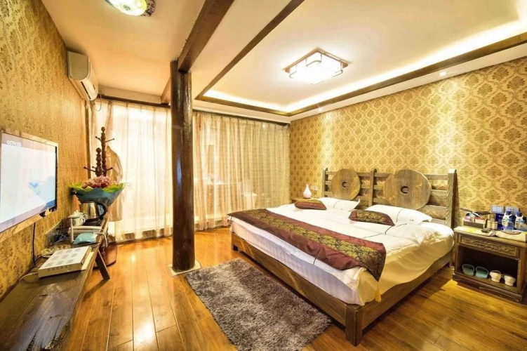 Donghe Inn