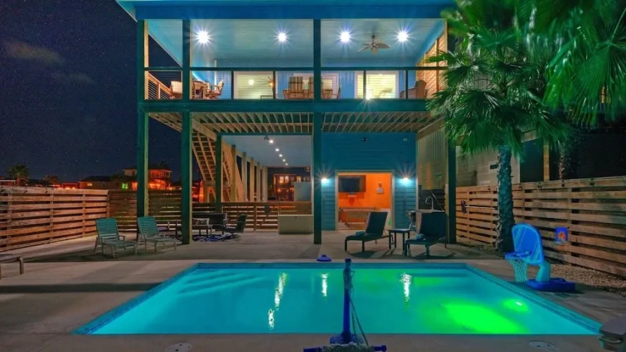 3 Bedrooms Cottage with balcony