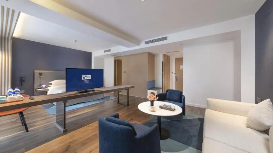 1 Bedroom Suite