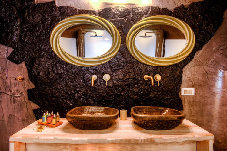 Oia Angle Cavehouse