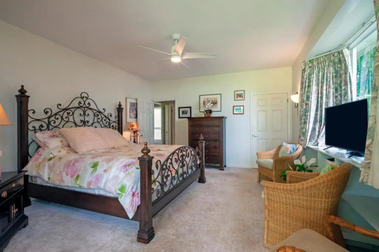 Emmalani 411 - AC, spacious, golf course view, close to beach!