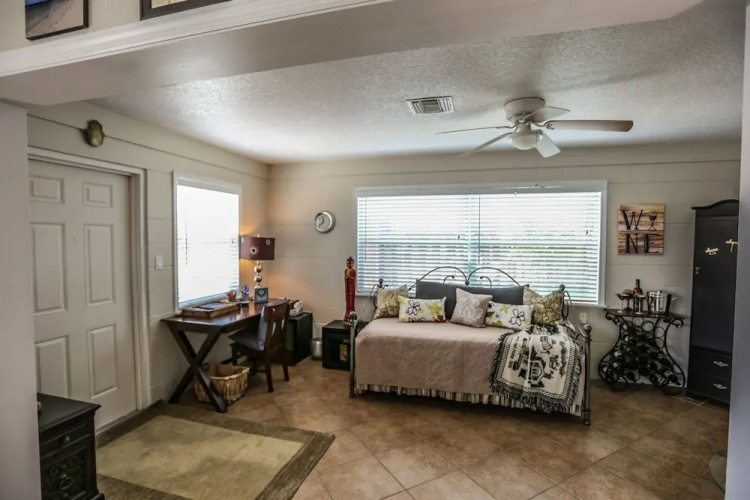 155 Hibiscus Dr