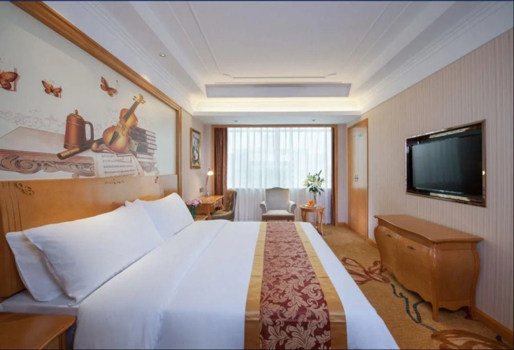Venus Hotel Gongming Rainbow
