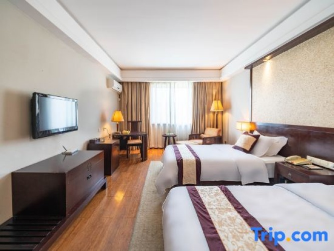 Standard Triple Family room
