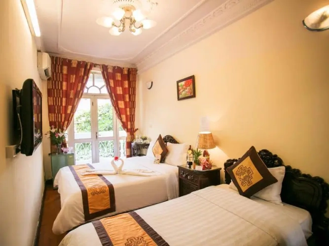 Deluxe Triple room with balcony