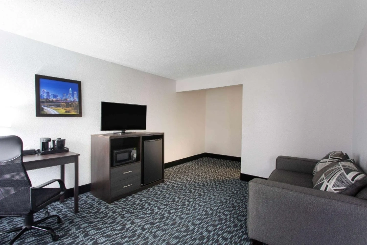 Deluxe Double Suite