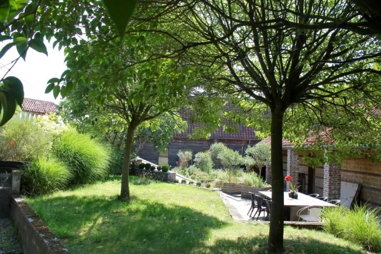 Studio with garden view
