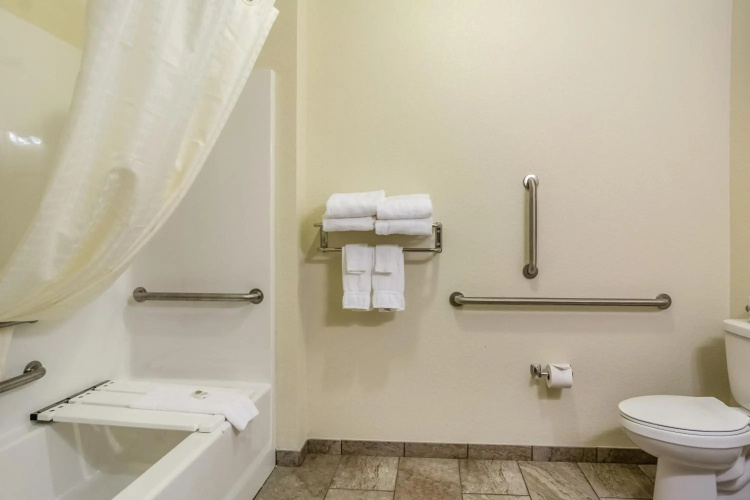Cobblestone Hotel and Suites Torrington
