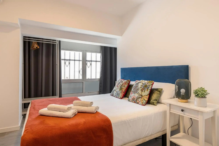 BNBHolder Calm Duplex RETIRO FREE PARKING