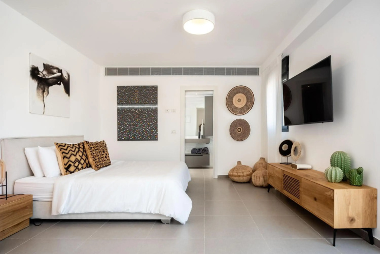 2 Bedroom Duplex with Amazing Sea View Terrace