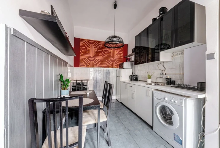 1 Bedroom Apartment