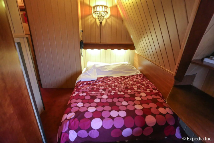 Nadia Hotel