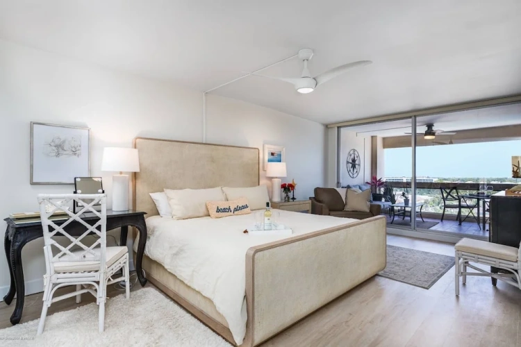Standard Club room with balcony
