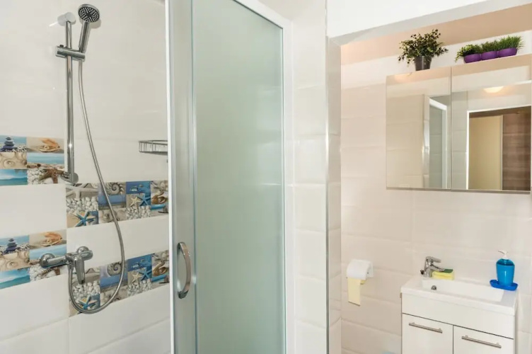 Comfortable Classy Apartment Close to Znjan Beach