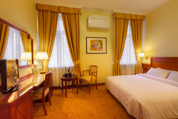 My City Hotel