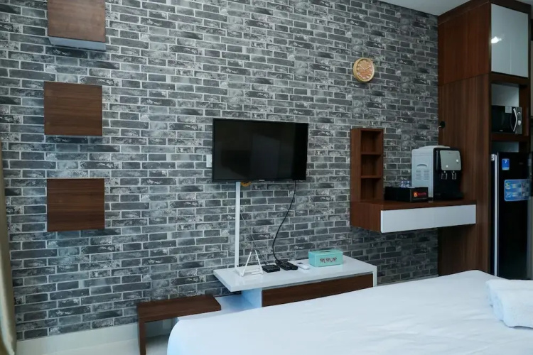 Deluxe And Comfortable Studio Puri Mansion Apartment