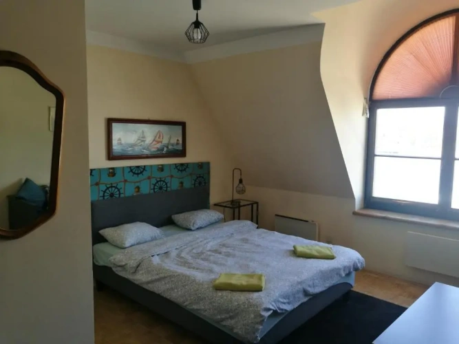 Apartment with lake view
