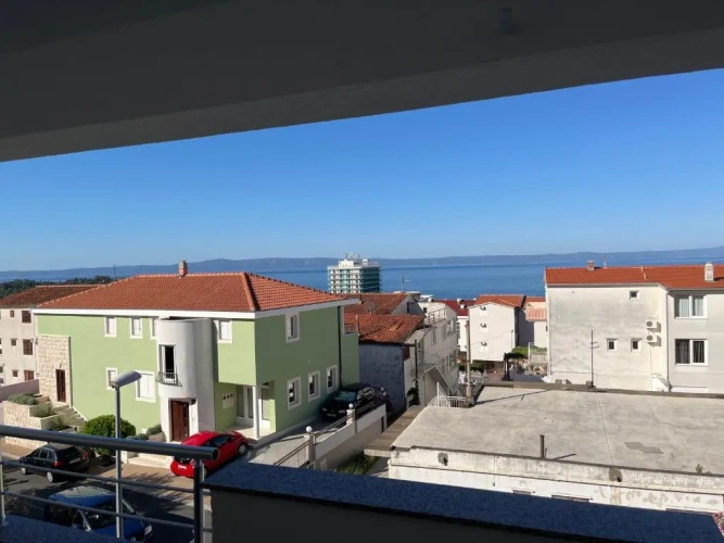 3 Bedrooms Apartment
