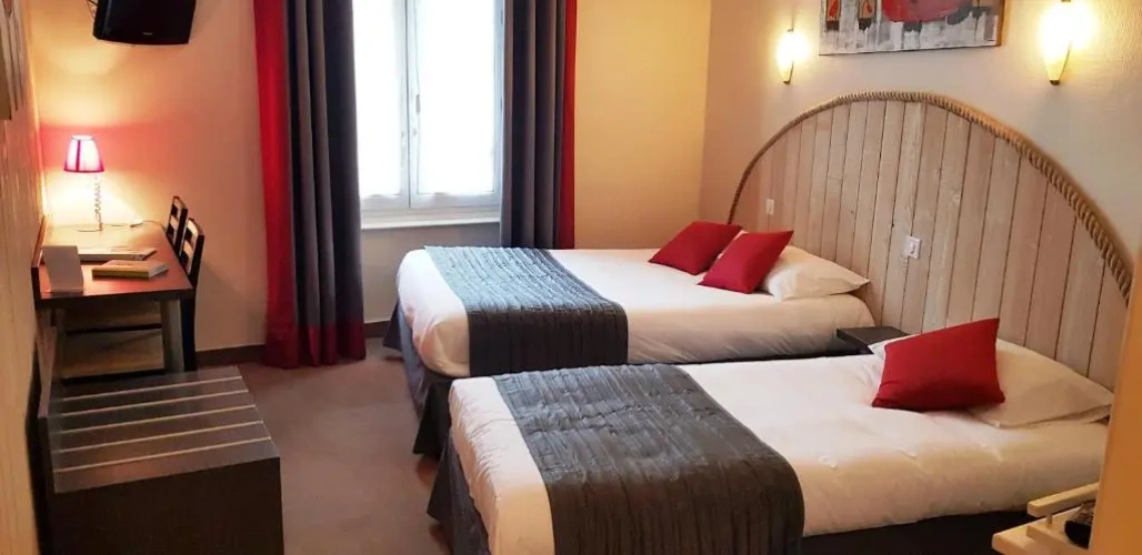 Standard Triple room