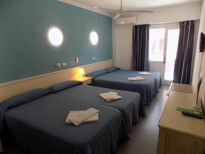 Standard Quadruple room