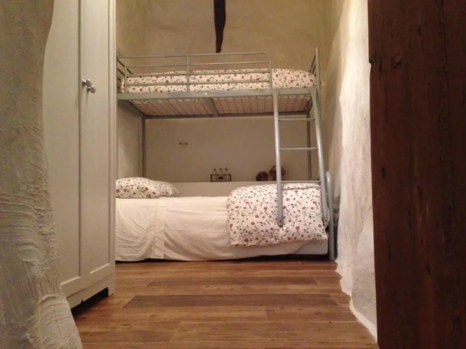 2 Bedrooms Cottage
