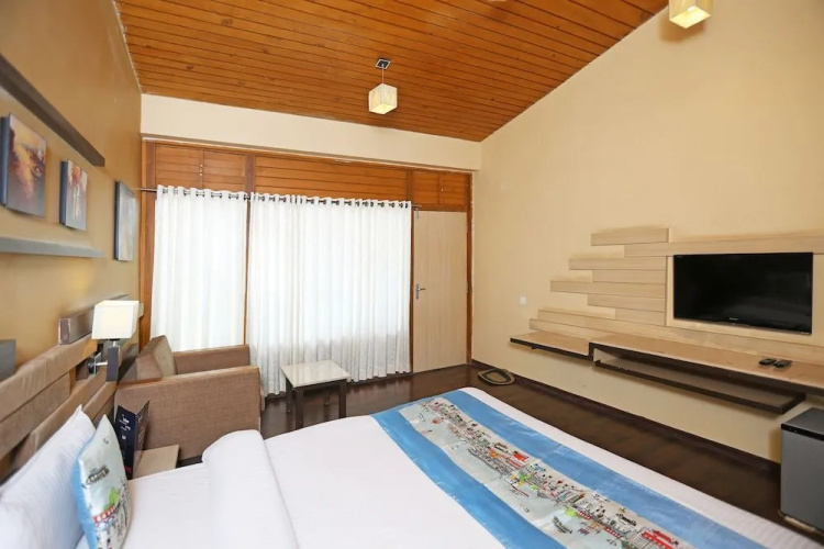 OYO 8600 Hotel Deepali Executive
