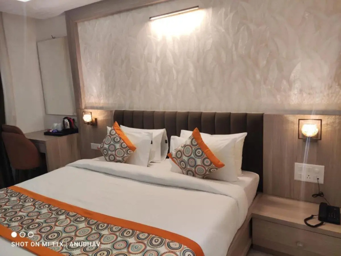 Hotel Golden Petals