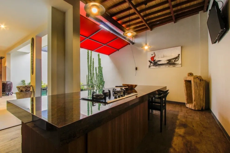 2 Bedrooms Villa