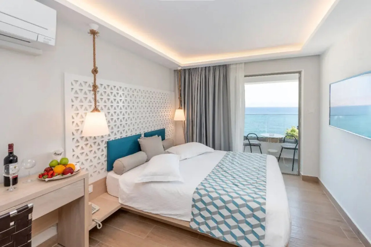 Triton Hotel