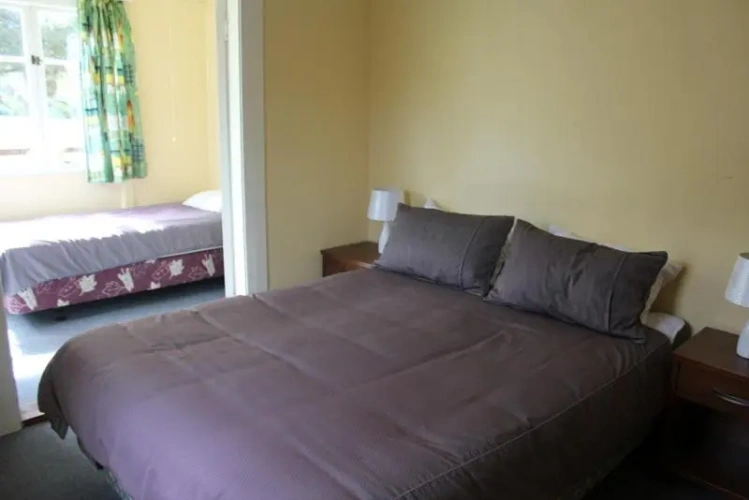 5 Bedrooms Cottage