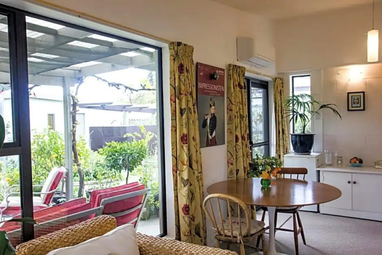 Magnolia House Bed And Breakfast