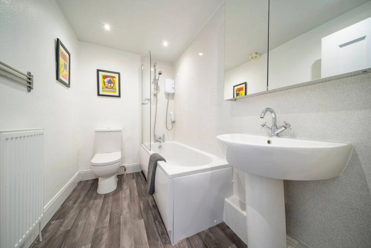 Abbotsford Apartment