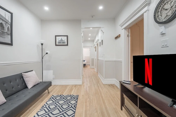 4 Bedrooms Apartment