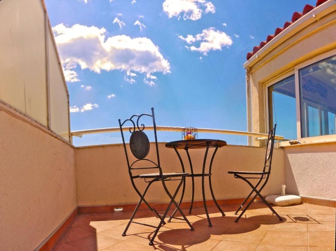 1 Bedroom Apartment with balcony and with sea view
