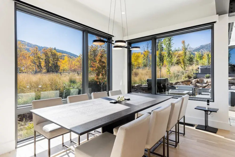Modern Mountain Retreat