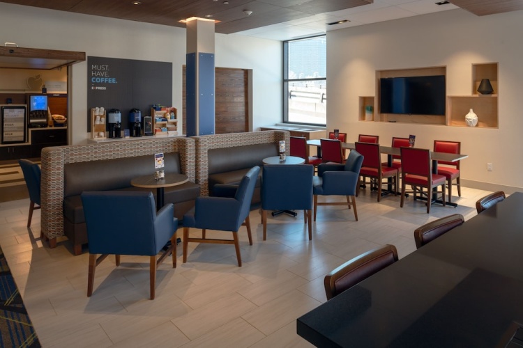 Holiday Inn Express And Suites Tulsa Downtown photo 21