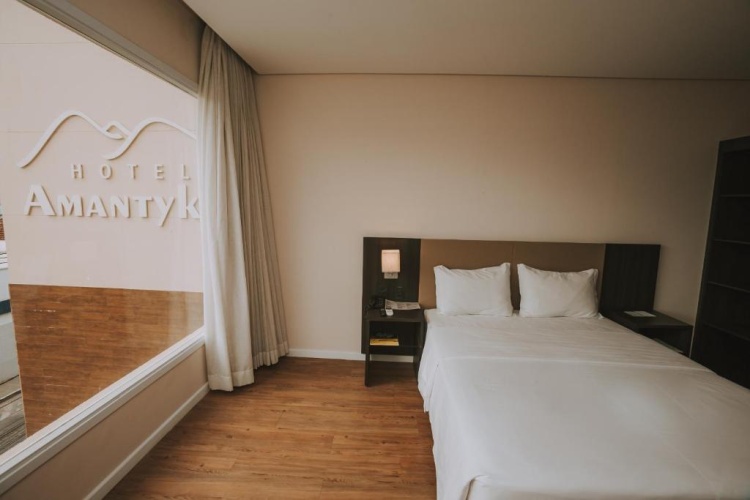 Deluxe Quadruple room with view