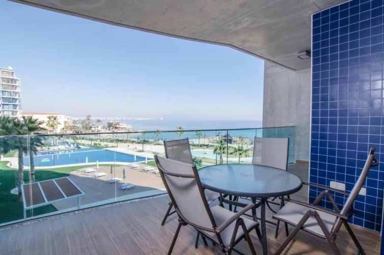 2 Bedrooms Apartment with sea view