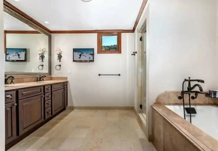 4 Bedroom Residence