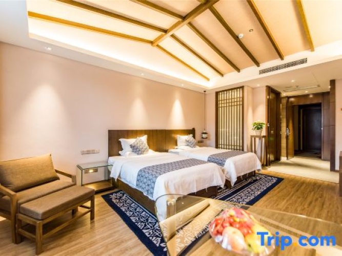 Standard Twin room with balcony
