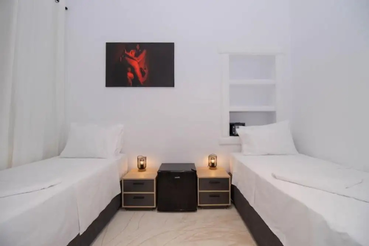 CAPRI Downtown Rooms